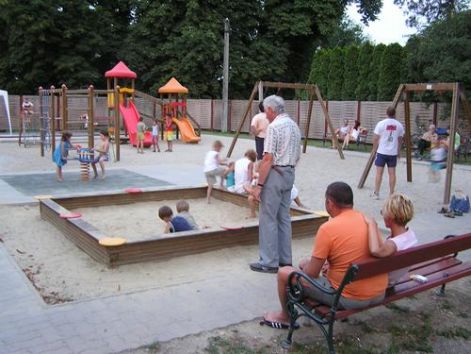 szantod_kossuth_park_jatszoter2.jpg